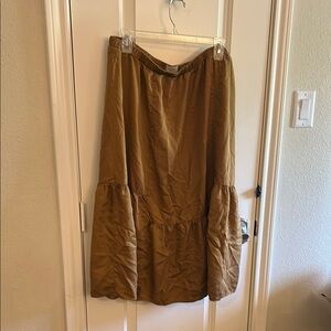 Loft Outlet Midi Skirt with Tiered Design